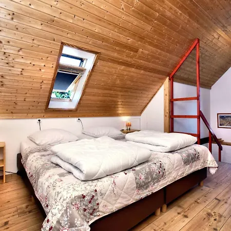 Сasa de vacaciones Peaceful Holiday In Butgenbach With Terrace Leykaul